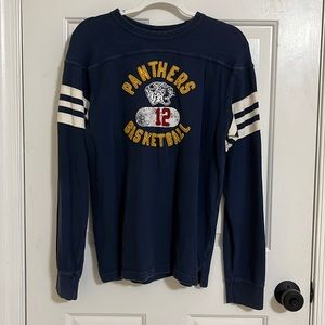 Pullover. Round neck. Abercrombie Est. 1892. Size XL. 20 inches across chest